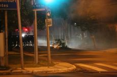 Choque avança com a blindado, bombas e tiros de bala de borracha.